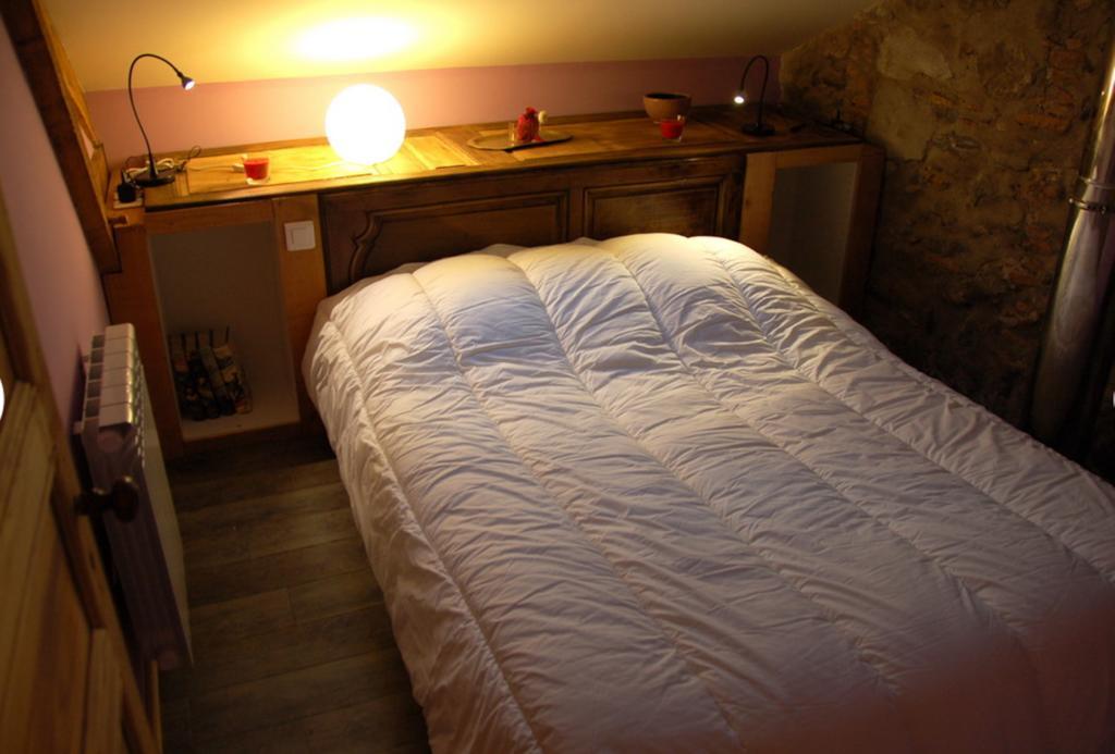 Gîte La Grange Bielle Chambre photo